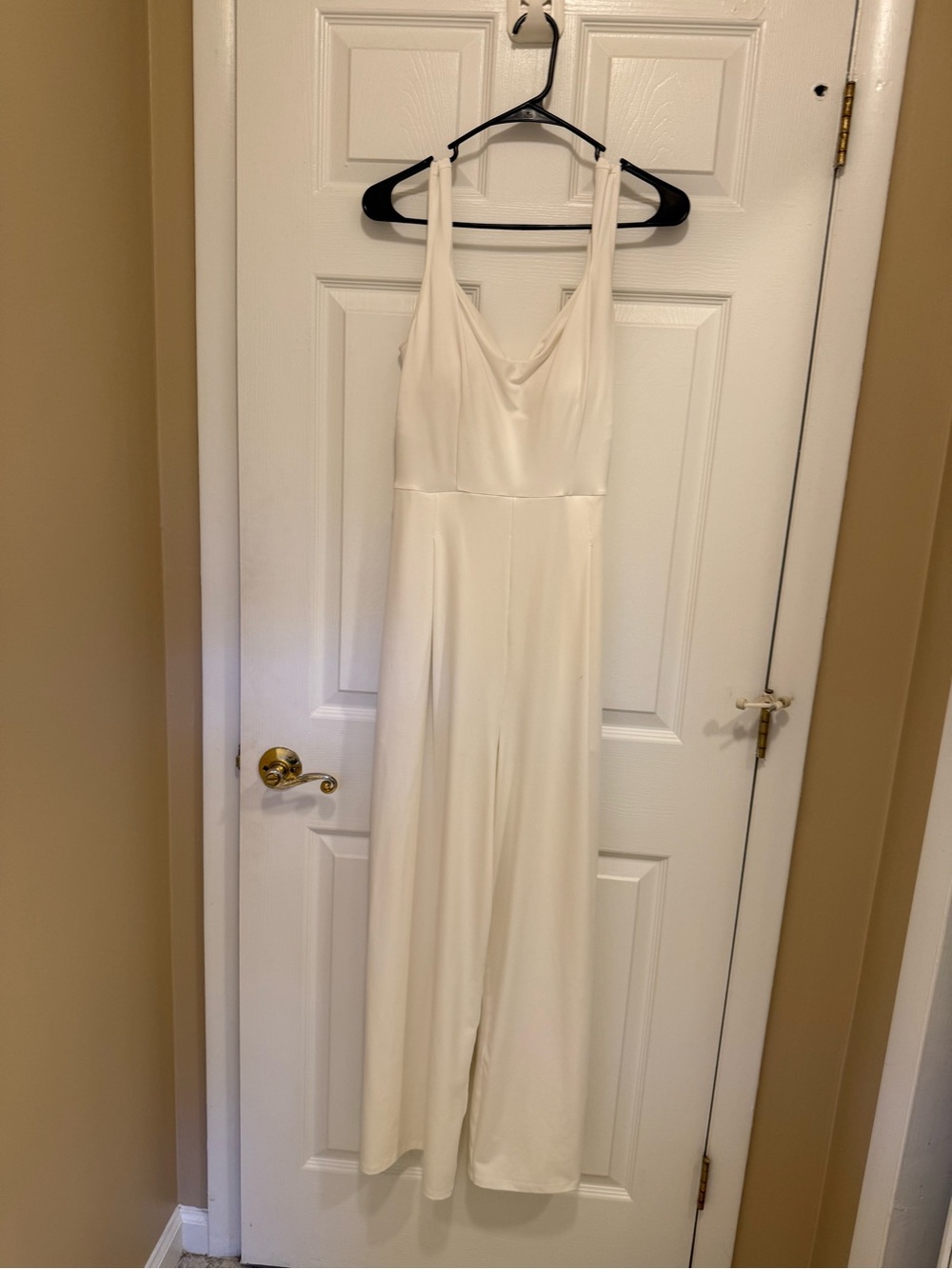 HALARA Cream Sleeveless Maxi Dress with V-Neck